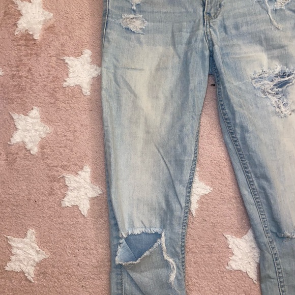 Hollister Low-Rise Light Wash Denim Jeans - Picture 2 of 4